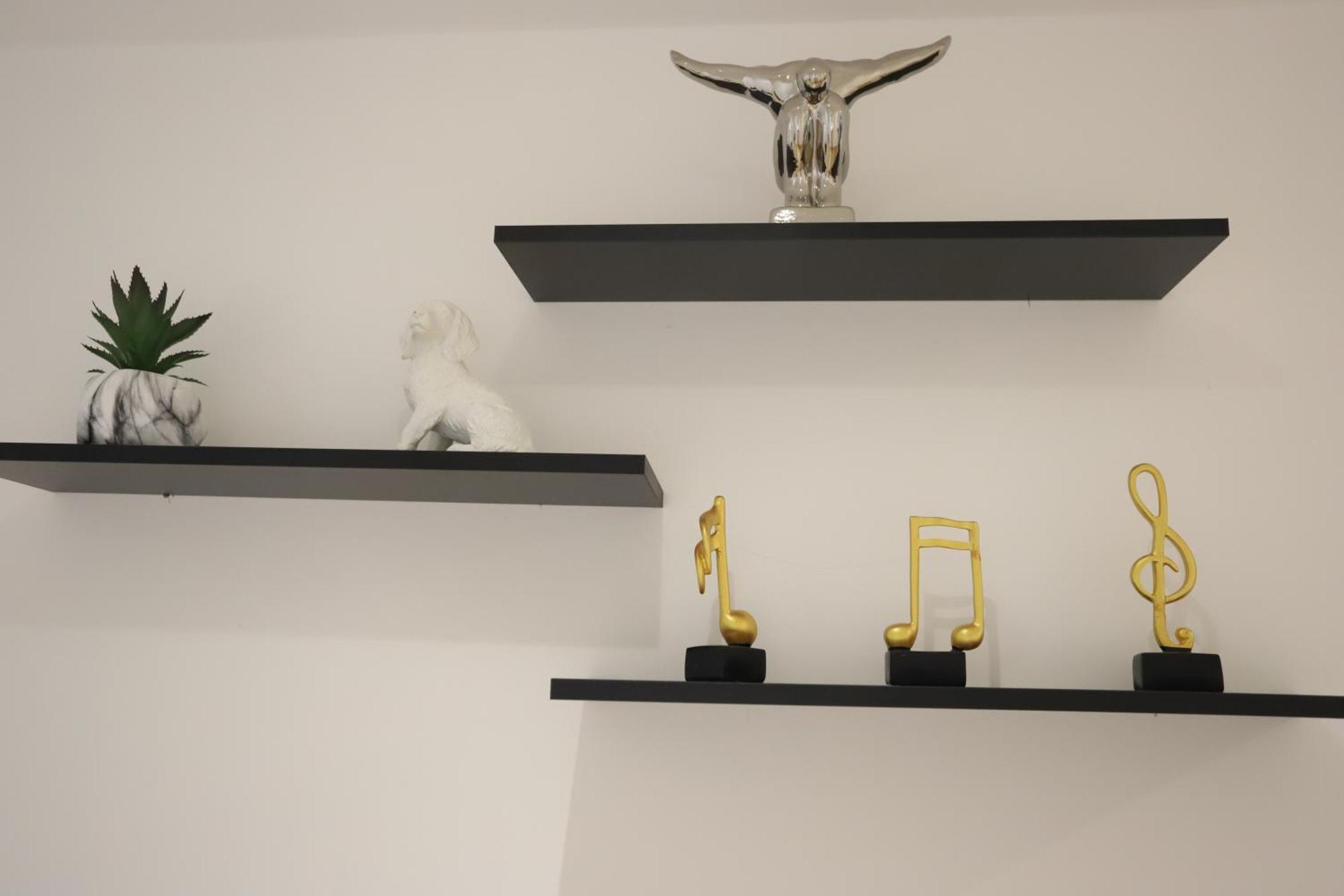 Spacious 3-Story Retreat With Rooftop Terrace And Modern Amenities ロンドン エクステリア 写真